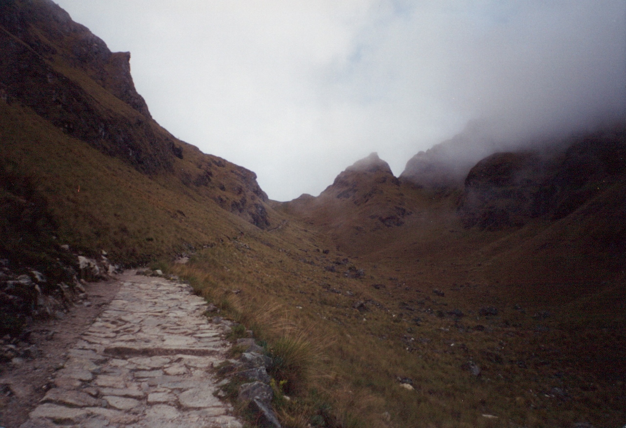 dead womens pass inca trail machu picchu peru apr 2001