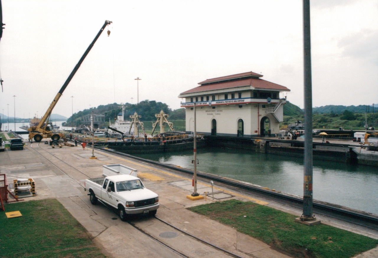 panama canal 1998