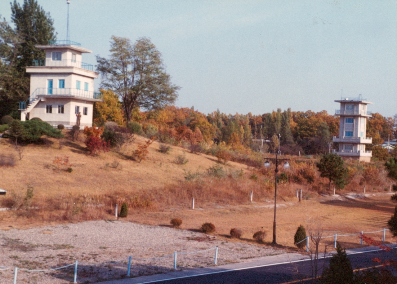 guard towers korea dmz