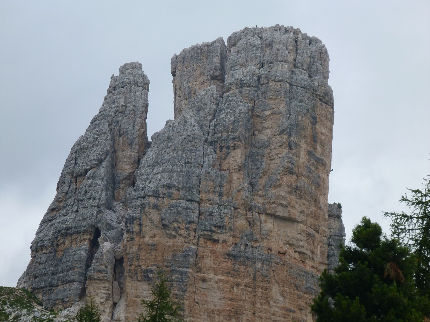 Cinque Torri Rifugio Scoiattoli trekking in dolomites italy aug 2014