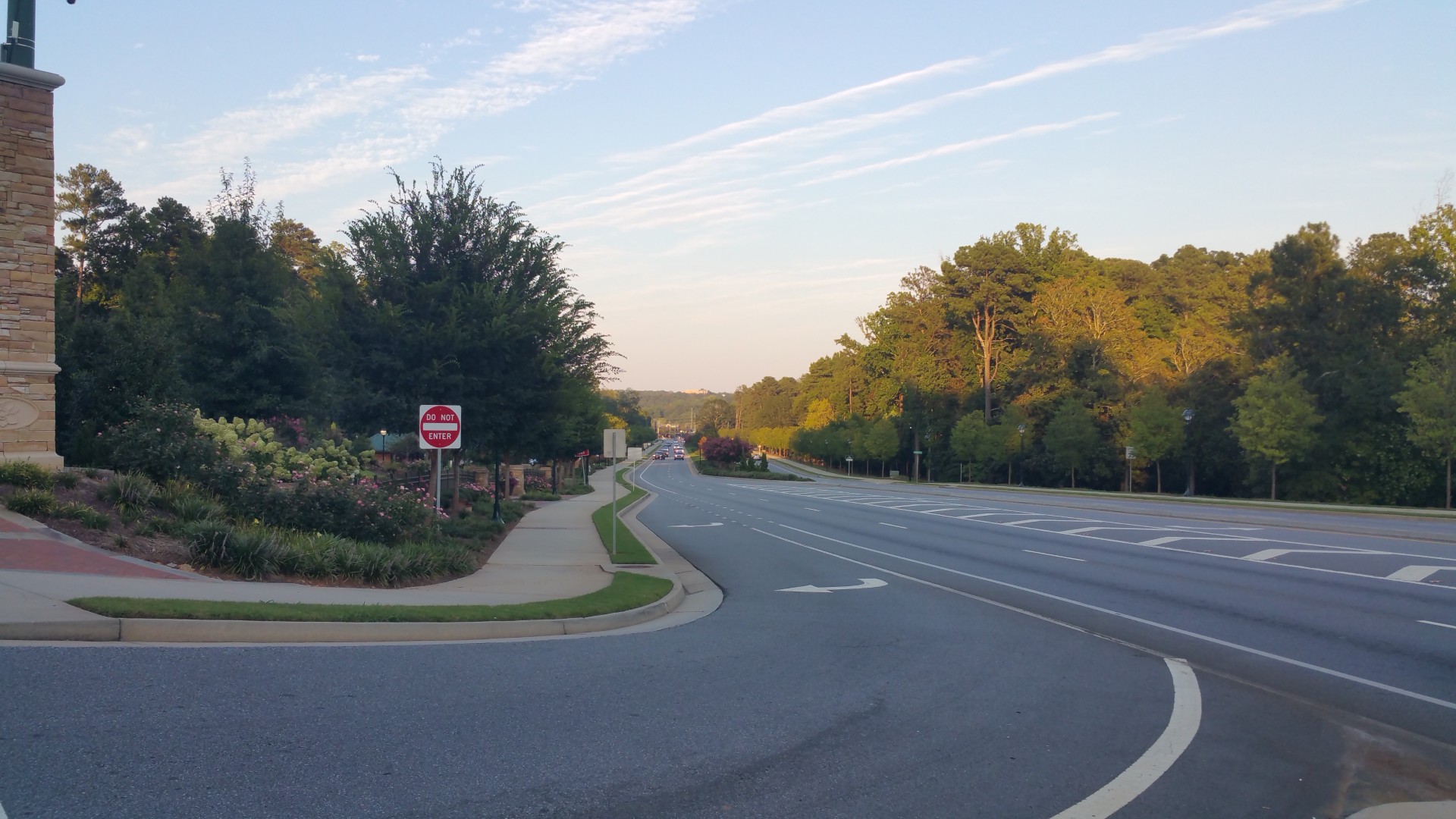 Abernathy Rd - Sandy Springs, Georgia - Aug 2017