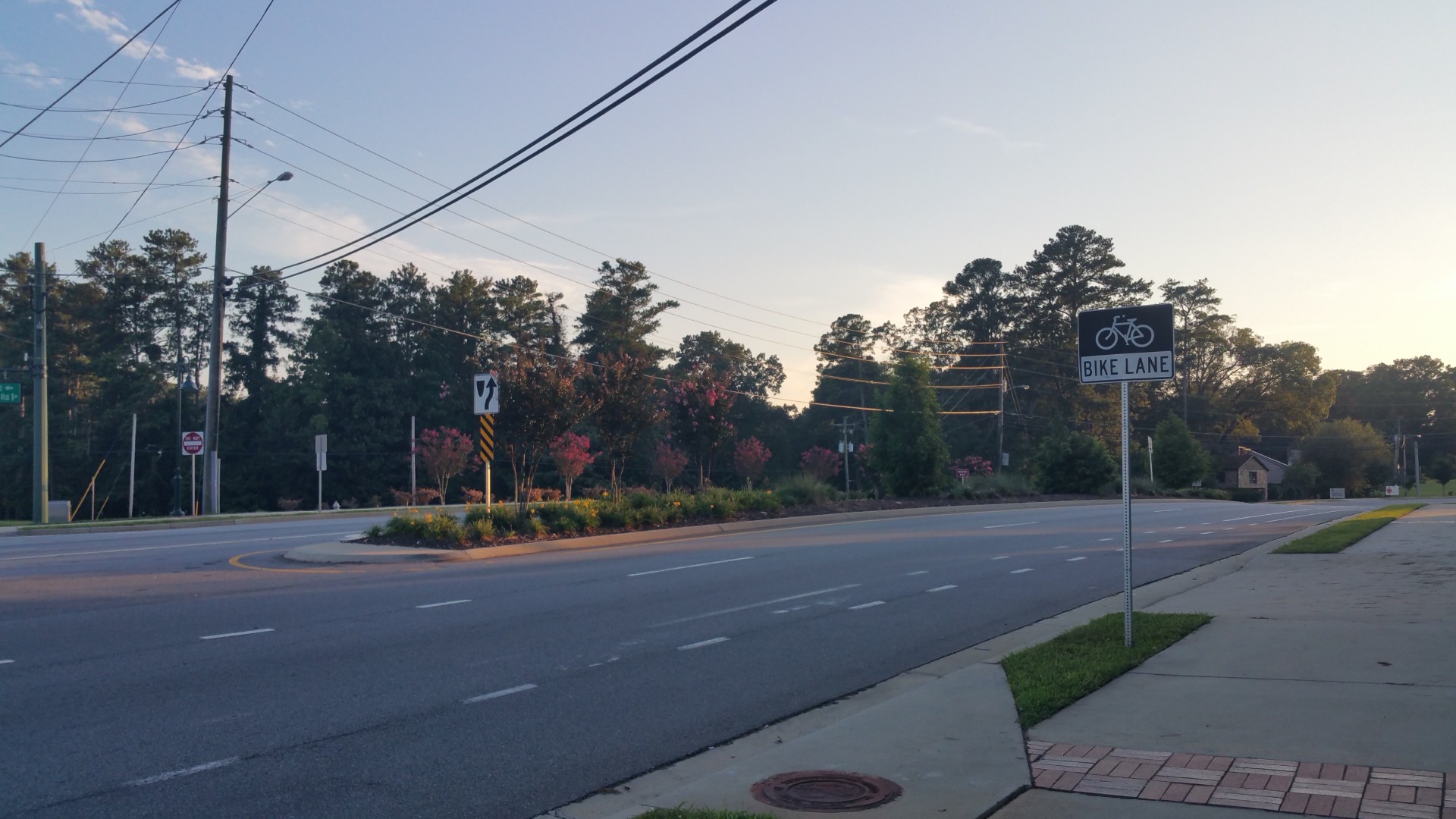 Abernathy Rd - Sandy Springs, Georgia - Aug 2017