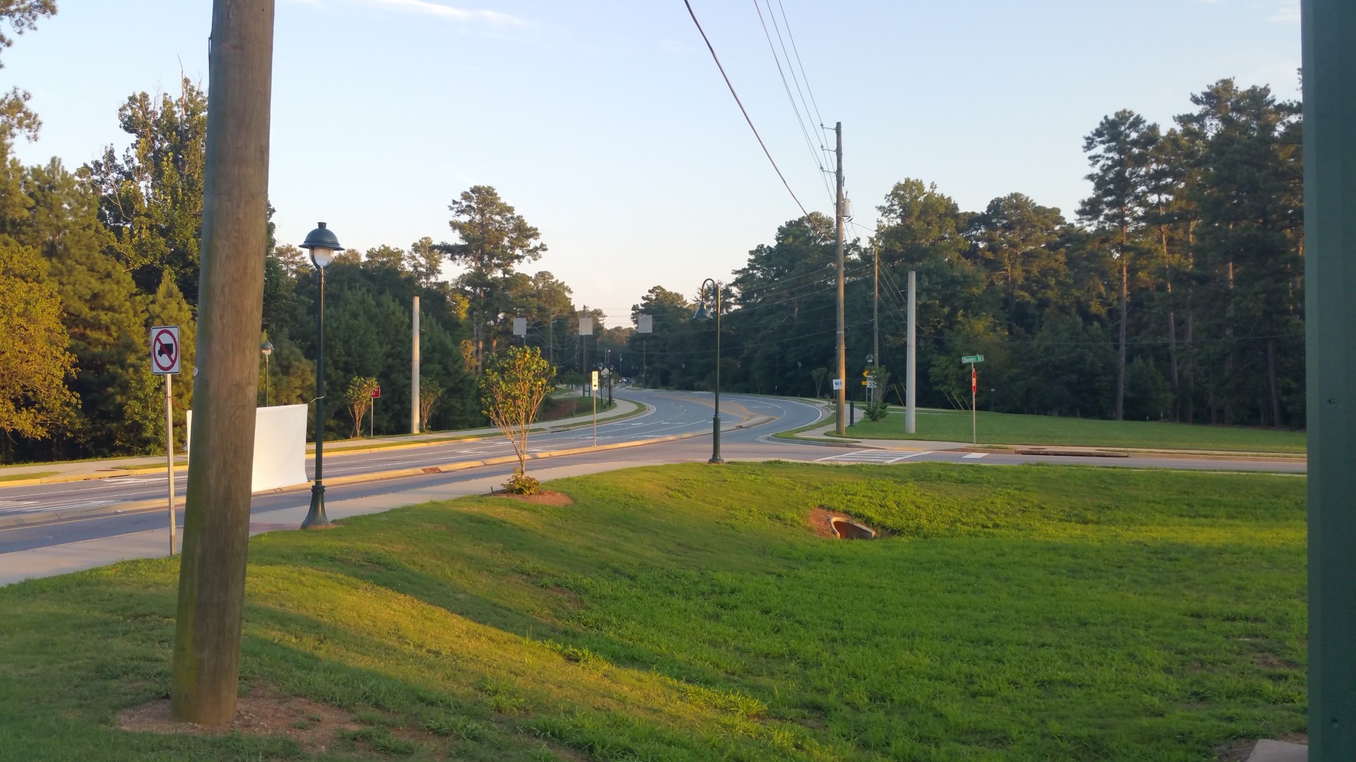 Abernathy Rd - Sandy Springs, Georgia - Aug 2017