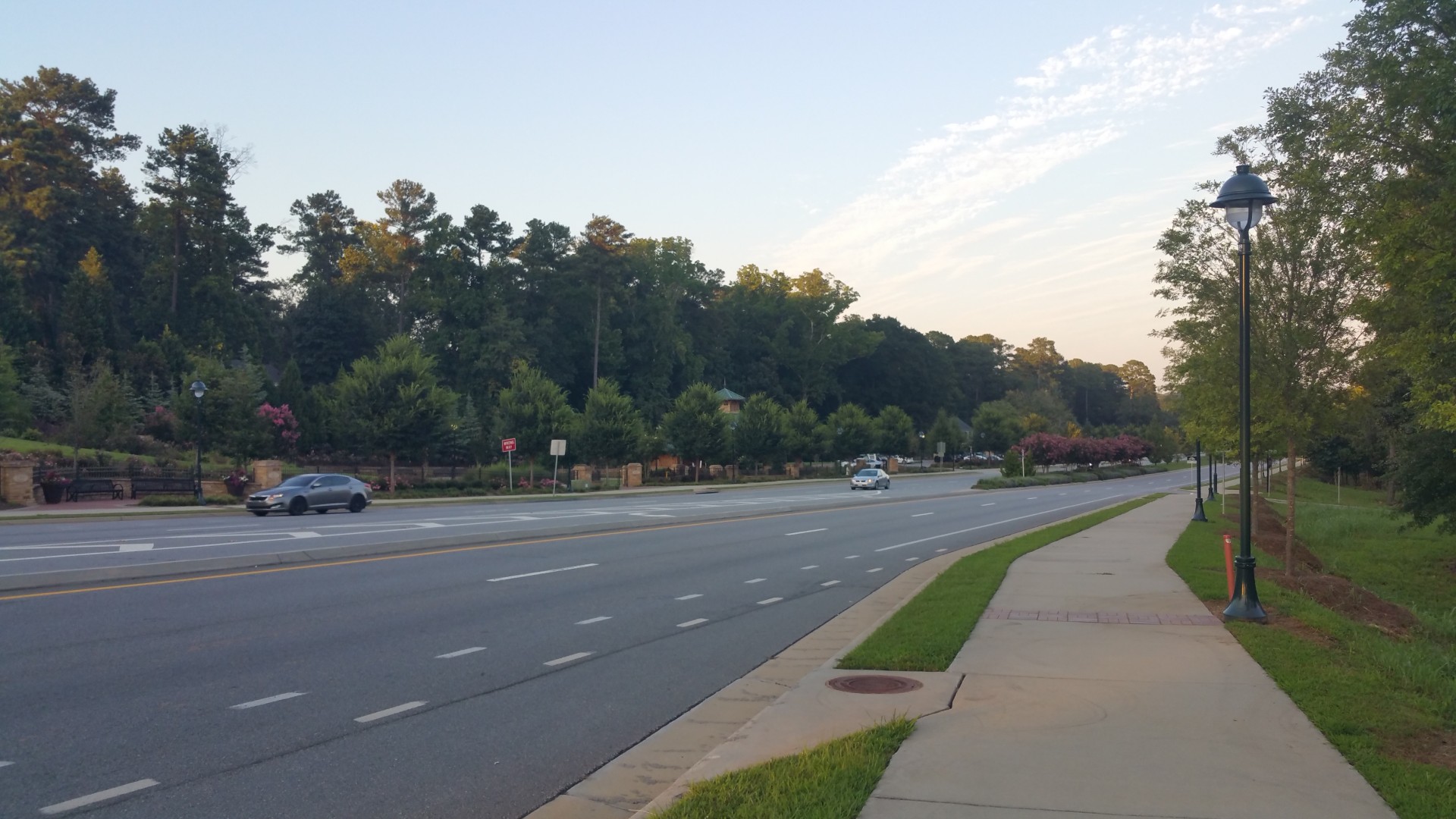 Abernathy Rd - Sandy Springs, Georgia - Aug 2017
