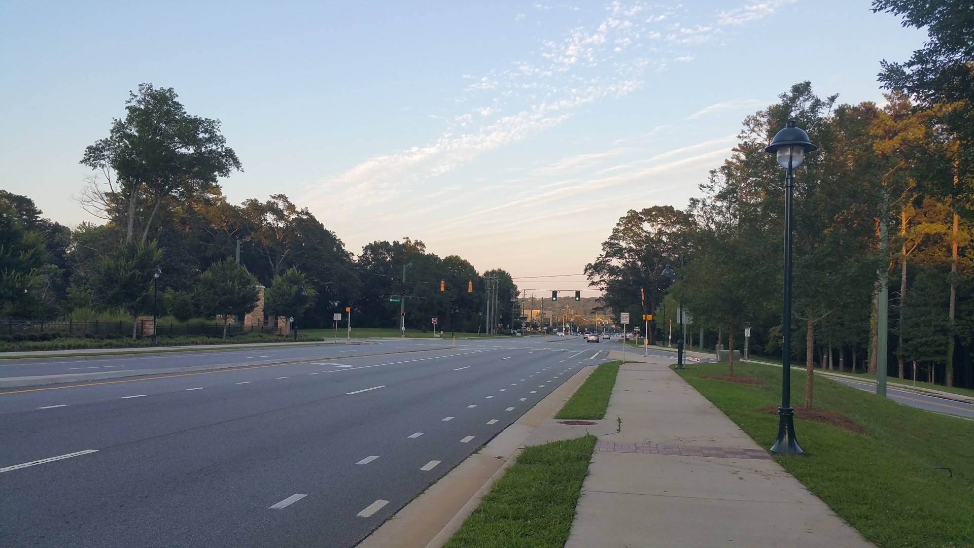 Abernathy Rd - Sandy Springs, Georgia - Aug 2017