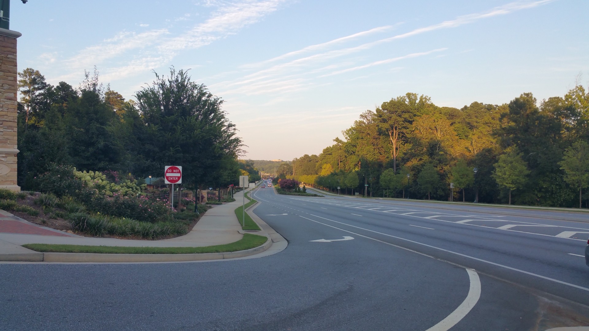 Abernathy Rd - Sandy Springs, Georgia - Aug 2017