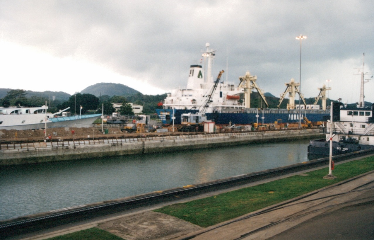 panama_canal_1998_2.jpg